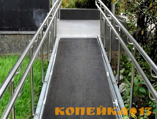 Прочное рифлёное резиновое покрытие для лестниц, входных зон, подъездов